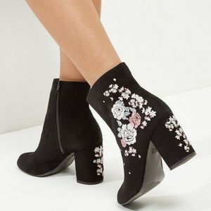 NEW LOOK Black Suedette Floral Embroidered Block Heel Boots NEW Womens Size 10